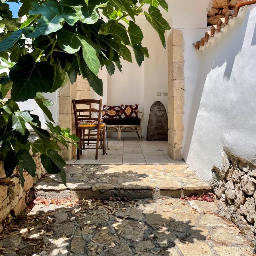 Casa Vacanze Capurre "Trulli E Pajare A Due Passi Dal Pizzo" ガリポリ エクステリア 写真